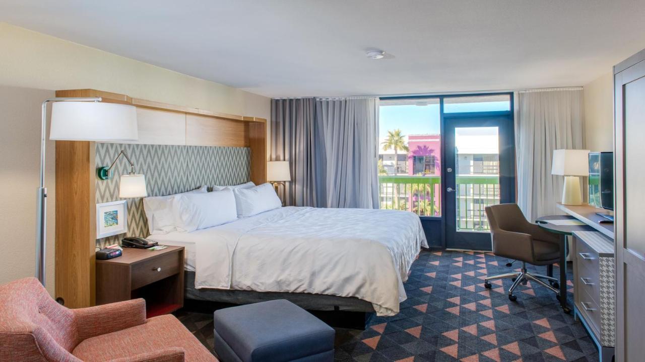 Holiday Inn & Suites Phoenix-Mesa-Chandler, An Ihg Hotel Exterior photo